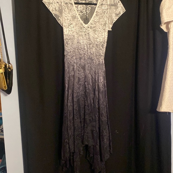 NWT beautiful willow dolls kill dress. Sold out - Picture 7 of 11
